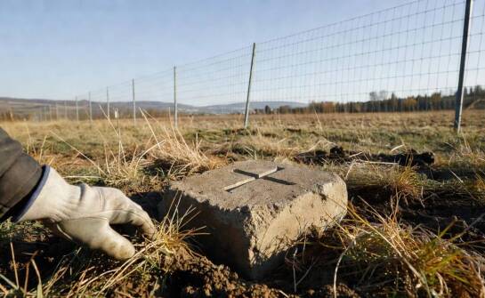 Jakie dokumenty geodezyjne sprawdzić przed zakupem działki inwestycyjnej w Sochaczewie