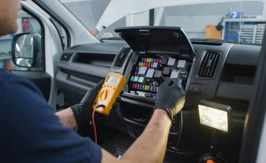 Awaria przekaźnika w Iveco Daily — jak rozpoznać objawy i odróżnić je od bezpiecznika