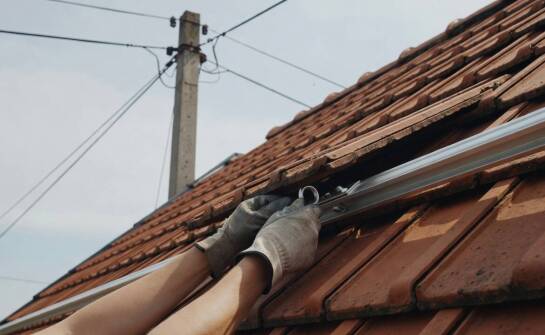 Od stanu sieci po konstrukcje dachowe — techniczne uwarunkowania procesów instalacyjnych na Lubelszczyźnie