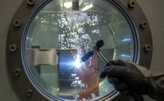 Dlaczego stal nierdzewna, aluminium i miedź wymagają innych ustawień przy spawaniu pod wodą
