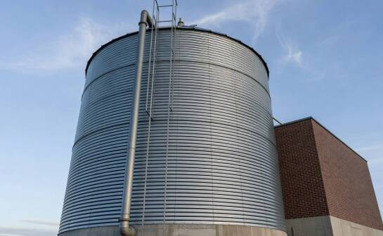 Stahlsilo für Pellets im Außenbereich – welche Bedingungen die Haltbarkeit und sichere Lagerung beeinflussen