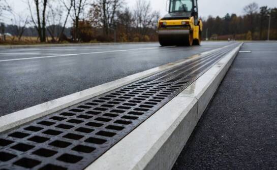 Wann sind Betonrinnen die richtige Lösung für Straßen- und Parkplatzprojekte?