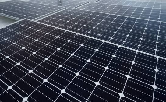 Jak czytać aktualne wsparcie dla samej fotowoltaiki, gdy programy faworyzują magazyny energii