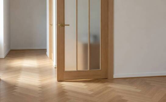 Wie man Holztüren mit Verglasung für Bad, Flur und Arbeitszimmer auswählt