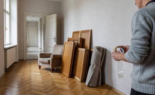 Jak zorganizować odbiór starych mebli i gabarytów bez czekania na termin gminny