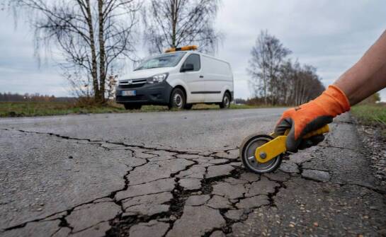 Jak wyniki badań nawierzchni zmieniają decyzje w ewidencji i przeglądach dróg