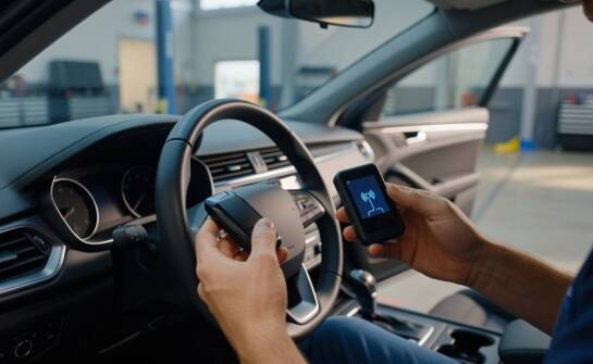 Dlaczego czas i koszt kodowania kluczyka zależą od elektroniki auta i stanu klucza