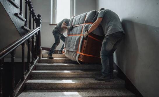Dlaczego transport pojedynczego mebla wycenia się inaczej niż prosty kurs po mieście