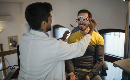 Dlaczego przed wymianą okularów trzeba wykonać badanie wzroku?