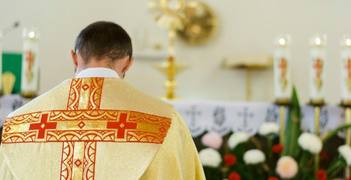 Współczesne podejście do komż ministranckich – jak je dobrać?