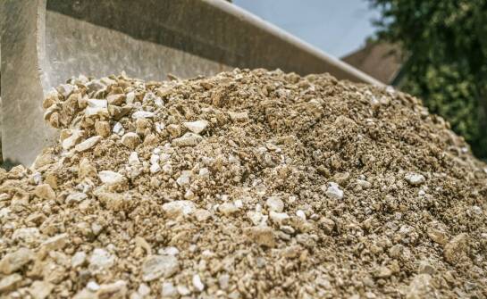 Granit vanga w budownictwie drogowym – zalety i zastosowania