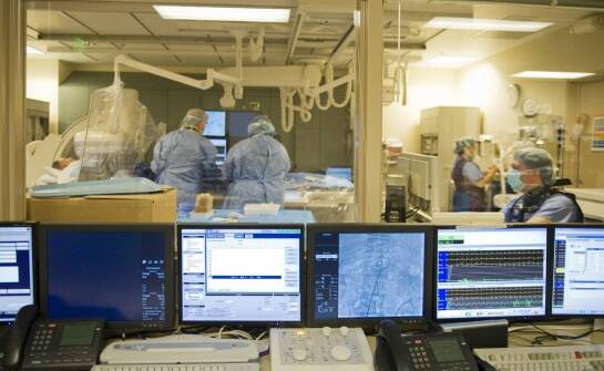 Jak prywatny szpital onkologiczny wykorzystuje chirurgię robotyczną w leczeniu nowotworów?