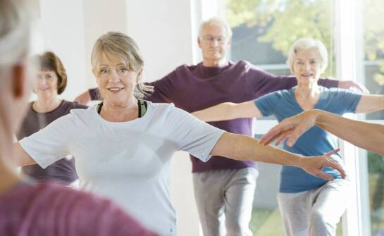 Jak grupowe zajęcia fitness wspierają zdrowy styl życia?