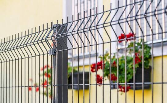 Jak dobrać odpowiednią siatkę zgrzewaną do specyficznych potrzeb?