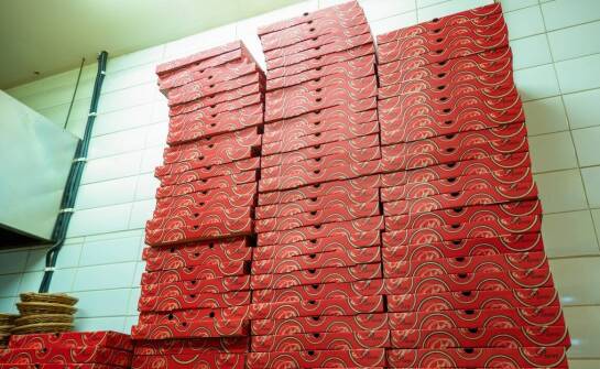 Pizza w klimatycznej atmosferze: dlaczego warto odwiedzić naszą restaurację?