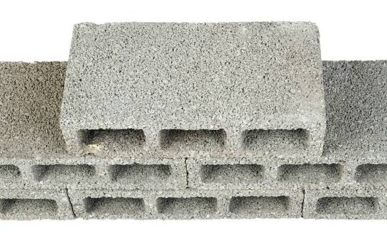 Porównanie grillów betonowych z innymi rodzajami grilli – co wybrać?