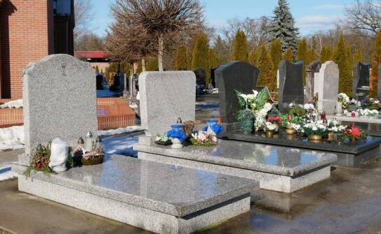 Granit jako materiał na pomniki cmentarne: zalety i możliwości