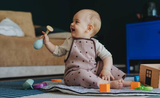 Jak czapki na lato dla niemowląt mogą wspierać rozwój sensoryczny dziecka?