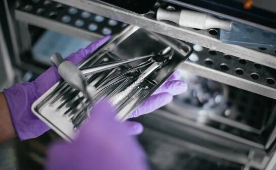 Dlaczego sterylizacja lusterka dentystycznego jest kluczowa w praktyce medycznej?