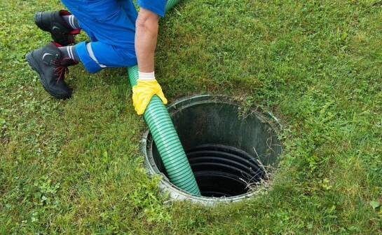 Jak pogotowie kanalizacyjne radzi sobie z nagromadzeniem tłuszczów i osadów w rurach?