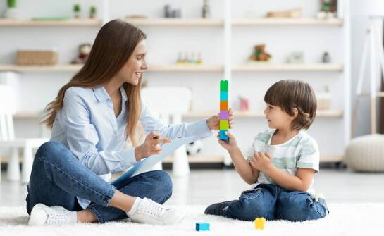 Jak psycholog dziecięcy może pomóc w budowaniu pewności siebie u dzieci?