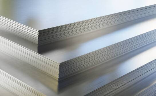 Porównanie materiałów stosowanych w produkcji części blacharskich