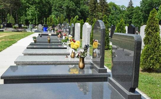 Renowacja nagrobków jako część usług pogrzebowych