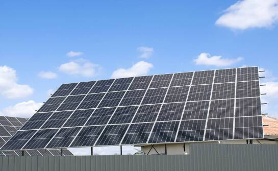 Porównanie efektywności systemów on-grid i off-grid z pompami ciepła