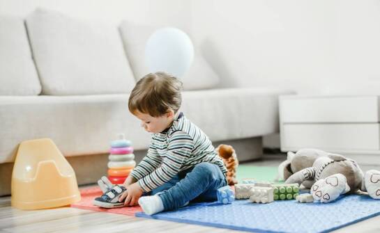 Zabawki sensoryczne a budowanie więzi między rodzicem a dzieckiem