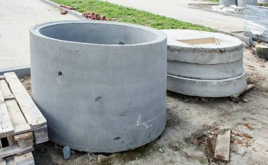 Jak dobrać odpowiednią wielkość studni betonowej do specyficznych potrzeb projektu?