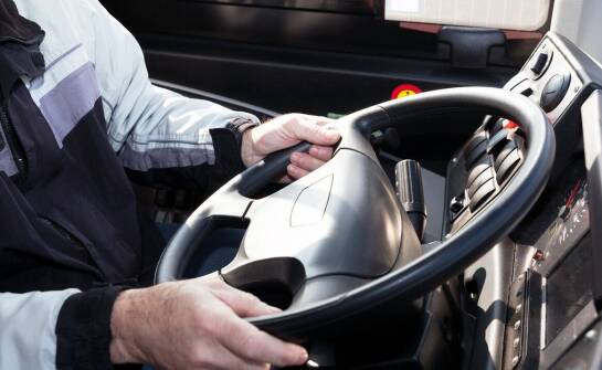 Jakie są wyzwania związane z pakietem mobilności w branży transportowej?
