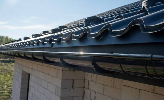 Jakie są korzyści z wyboru rynny aluminiowej 150 w kontekście zrównoważonego rozwoju?