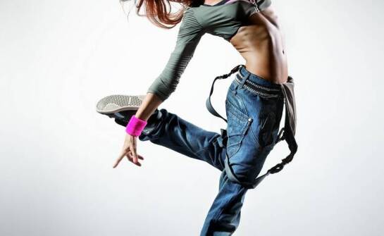 Rozciąganie dynamiczne w pole dance – co warto wiedzieć?