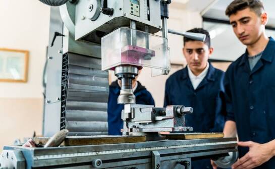 Kluczowe zalety obróbki skrawaniem w technologii CNC