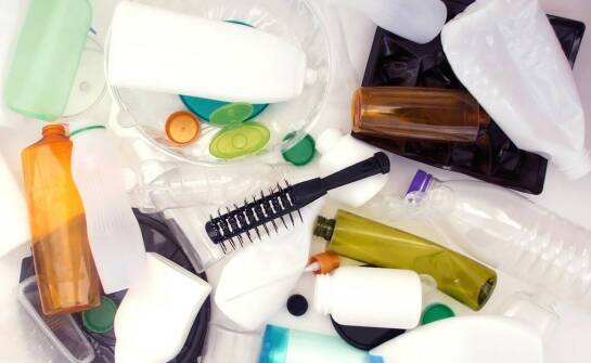 Jak wybrać trwałe i estetyczne plastikowe pudełka dla swojego biznesu?