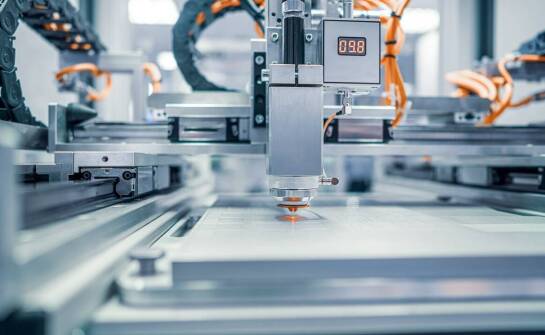 Wycinarki laserowe a automatyzacja produkcji w przemyśle motoryzacyjnym