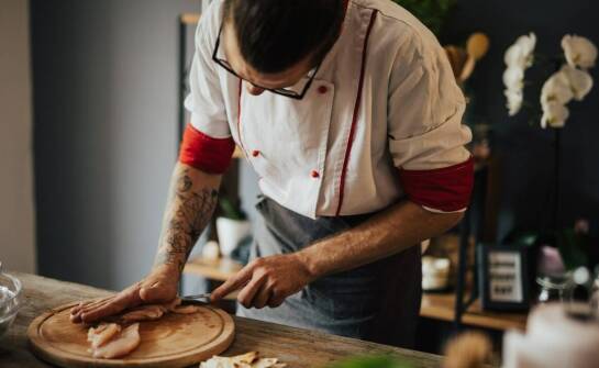 Comber z sarny w kuchni fusion – nowe podejście do tradycji