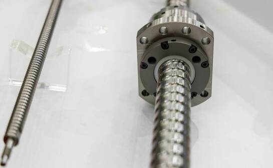 Jakie są kluczowe zastosowania śruby kulowej CNC w nowoczesnym przemyśle?