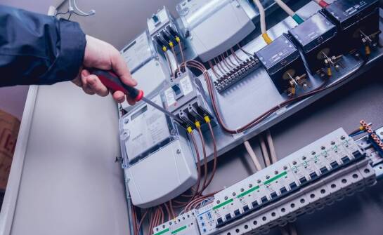 Pomiary elektryczne a optymalizacja systemów automatyki budynkowej