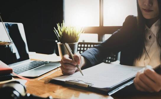 Jakie dokumenty prawne są kluczowe dla funkcjonowania startupu?