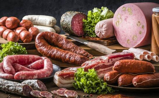 Wie bereitet man sich auf das Räuchern von Fleisch zu Hause vor?