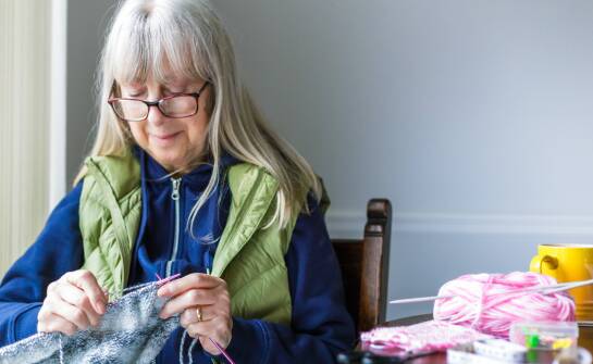 Rola terapeutyczna robótek ręcznych w codziennym życiu mieszkańców domów opieki