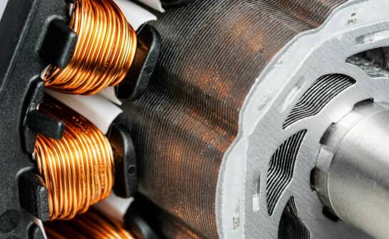 Jakie są najnowsze innowacje w zakresie silników elektrycznych trójfazowych?