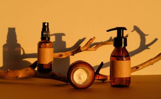 Jak organiczne kosmetyki do makijażu wspierają zdrowie skóry?
