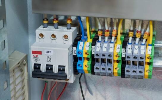 Jak przygotować dom do montażu nowoczesnej instalacji elektrycznej?