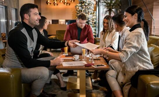 Organizacja spotkań biznesowych w restauracji toruń – co warto wiedzieć?