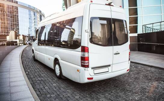 Kiedy warto skorzystać z oferty wynajmu busa?