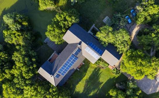 Jakie są kluczowe zalety budowy domów energooszczędnych?