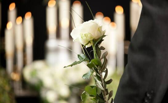 Rola muzyki w ceremoniach kremacyjnych – jak wybrać repertuar?