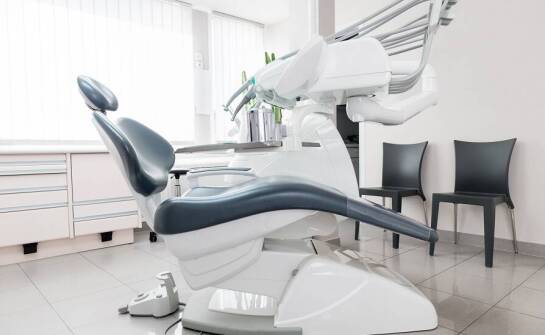 Bezpieczeństwo i higiena — jak fotel dentystyczny wpływa na profilaktykę zakażeń?